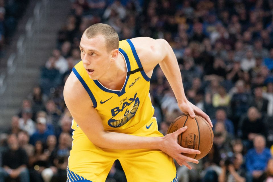 Alen Smailagic tras ser liberado por los Warriors, pone rumbo al Partizan