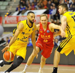 El Iberostar Tenerife toma ventaja ante UCAM Murcia (66-71)