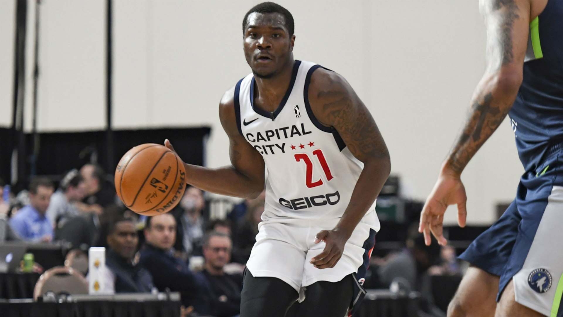 Jalen Jones apunta al Varese