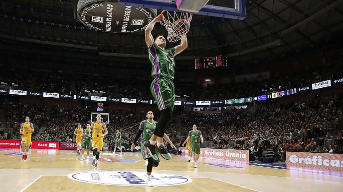 Victoria y a la Copa para cerrar la primera vuelta del Unicaja (94-87)