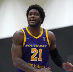 Cameron Oliver reforzará el juego interior del Unicaja Málaga