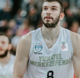 El Baskonia llega a un acuerdo verbal con Nikos Rogkavopoulos