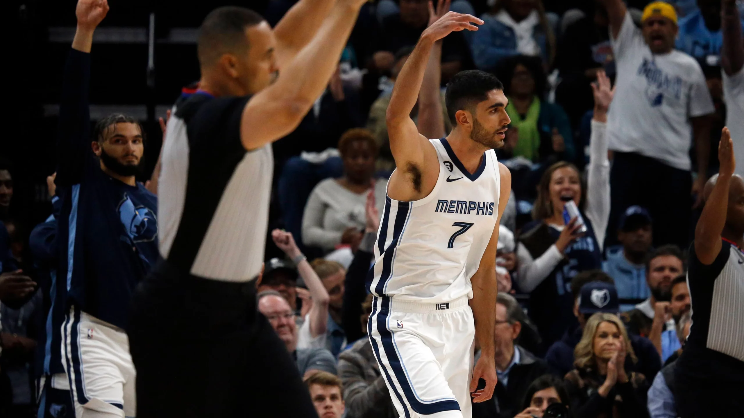 Santi Aldama comienza con fuerza su temporada NBA