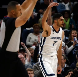 Santi Aldama comienza con fuerza su temporada NBA
