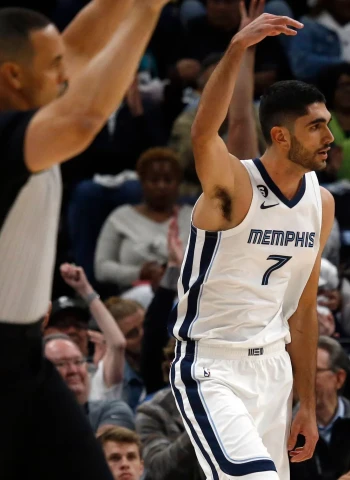 Santi Aldama comienza con fuerza su temporada NBA