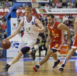 El UCAM Murcia se sobrepone a la baja de Campazzo y gana al Unicaja (83-75)