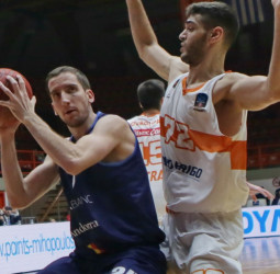 Victoria en Patras y el Top16 por la puerta grande (66-80)