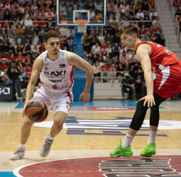 El BAXI Manresa suma un triunfo clave por la permanencia en Girona (79-86)