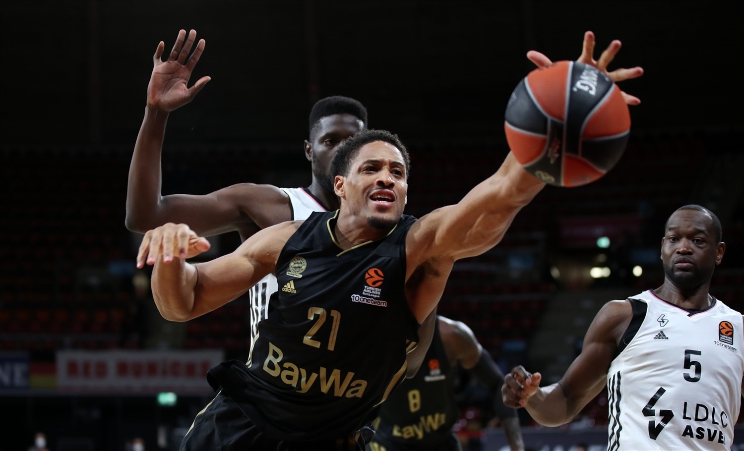 El Bayern Múnich supera a un correoso ASVEL Villeurbanne (73-65)