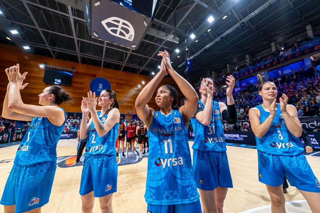 Perfumerías Avenida no falla a su cita con las semifinales, 66-56