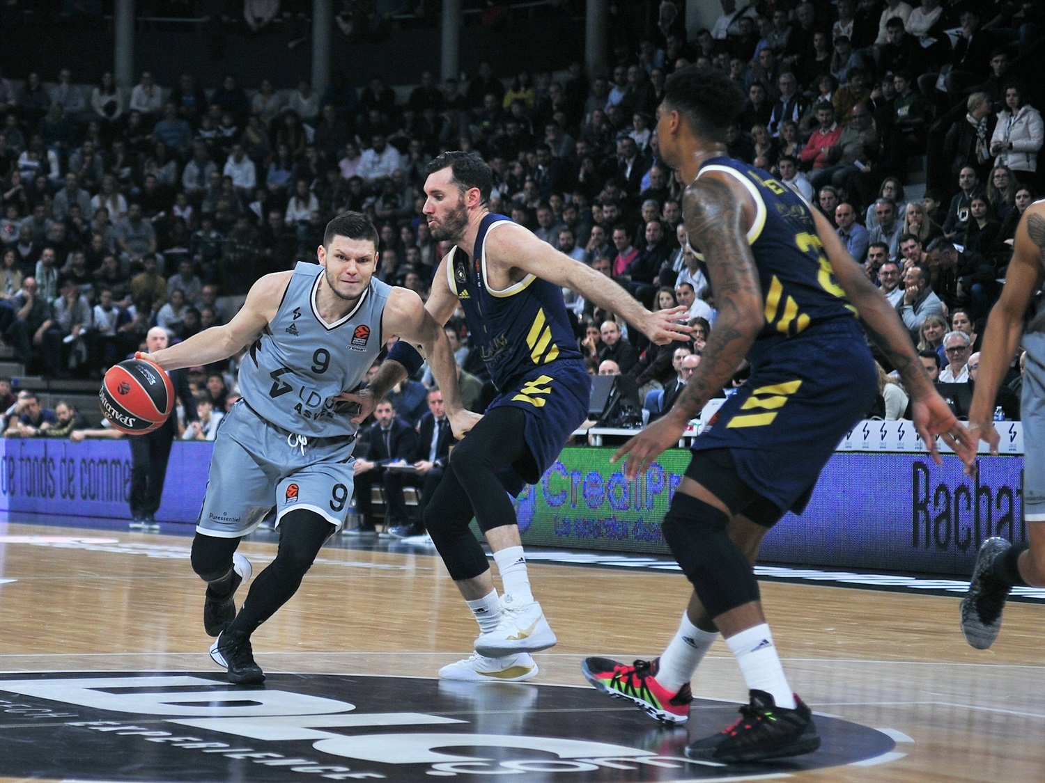 El Madrid inicia el año con la 12ª victoria seguida en la EuroLiga (77-87)