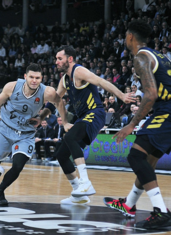 El Madrid inicia el año con la 12ª victoria seguida en la EuroLiga (77-87)