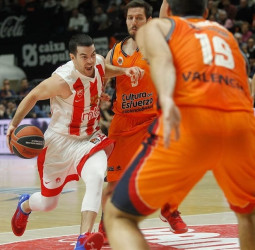Valencia cae de nuevo y Estrella Roja se acerca a los Playoffs (82-86)