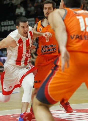 Valencia cae de nuevo y Estrella Roja se acerca a los Playoffs (82-86)
