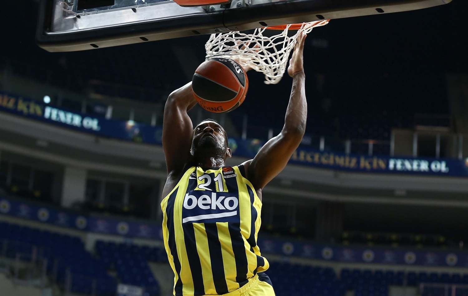 Dyshawn Pierre, tres temporadas más en el Fenerbahce