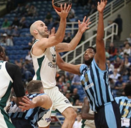 Zalgiris se lleva el clásico lituano y Maccabi suma una derrota antes del cierre de la liga regular