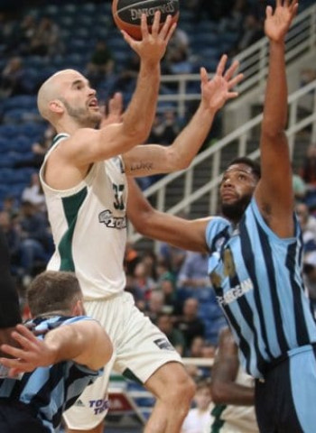 Zalgiris se lleva el clásico lituano y Maccabi suma una derrota antes del cierre de la liga regular
