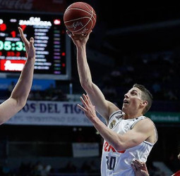 Victoria clara del Real Madrid en su vuelta al Palacio (96-84)