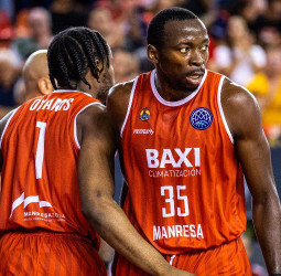 Amida Brimah refuerza la pintura del Valencia Basket