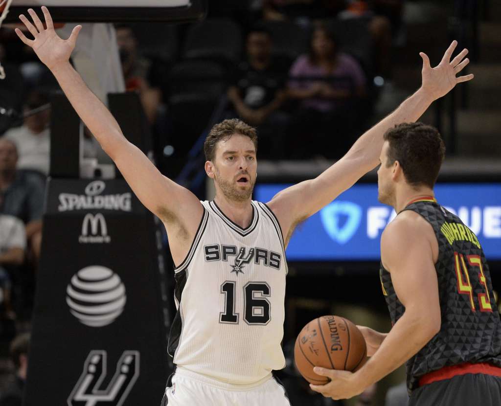 Pau Gasol debuta con los San Antonio Spurs
