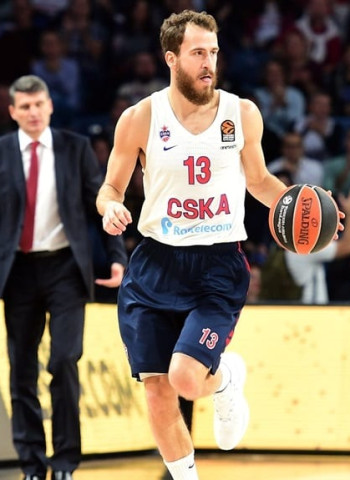 El CSKA Moscú muestra su poderio ante el Anadolu Efes (80-98)