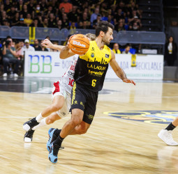 La Laguna Tenerife se estrena con victoria contra Baskonia (88-80)