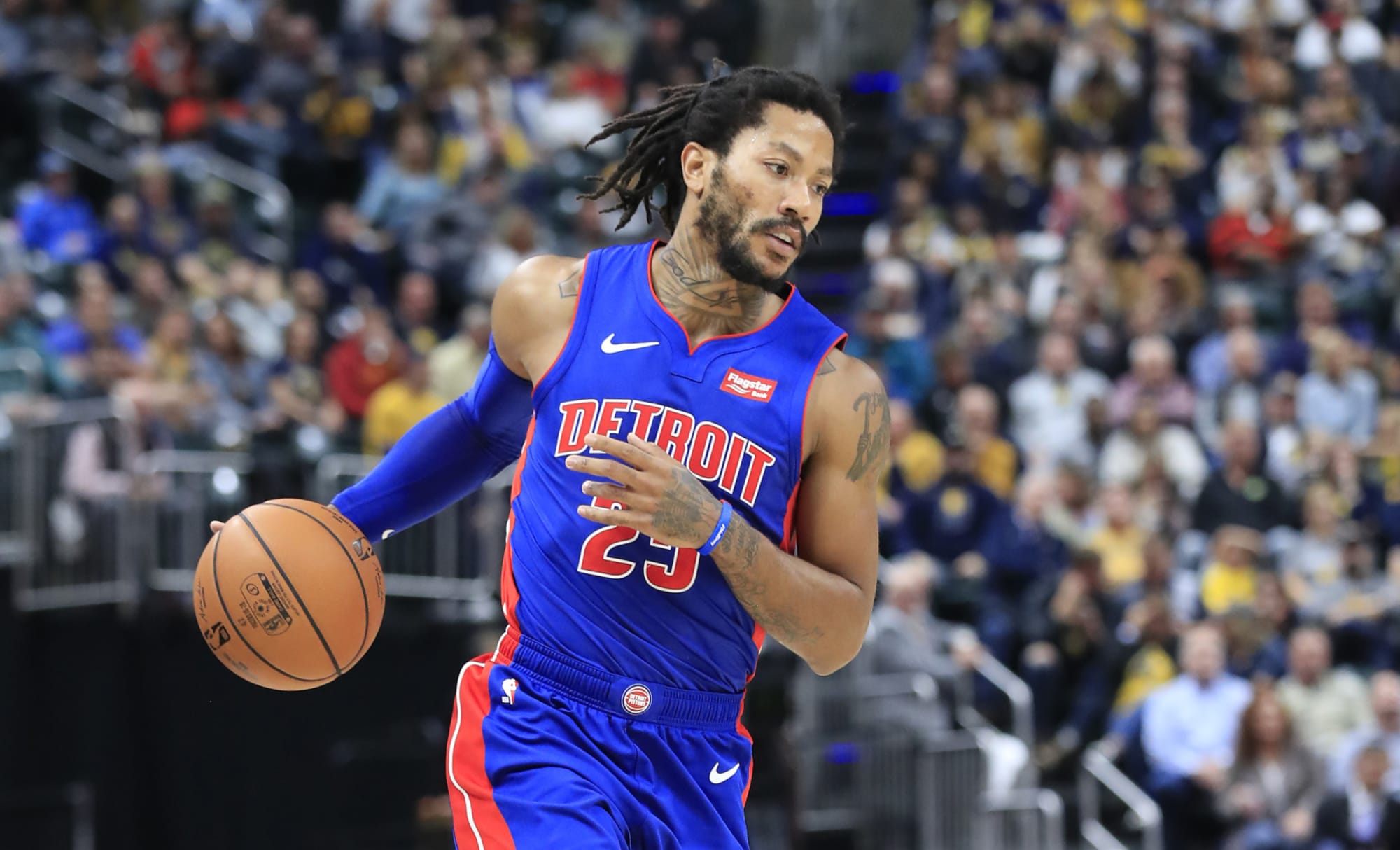 Knicks y Pistons negocian por Derrick Rose