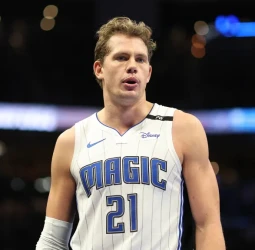 Orlando libera a Moe Wagner y Caleb Houstan