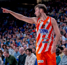 Movistar Estudiantes y Leyma Coruña se examinan ante la leyenda de las resacas coperas