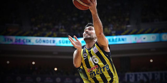 [2-0] Fenerbahce mantiene su paso firme al título turco (83-74)