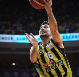 [2-0] Fenerbahce mantiene su paso firme al título turco (83-74)