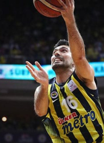 [2-0] Fenerbahce mantiene su paso firme al título turco (83-74)