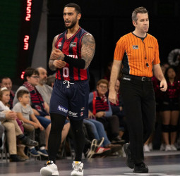 El Coviran Granada se topa con un Markus Howard superlativo, 104-88