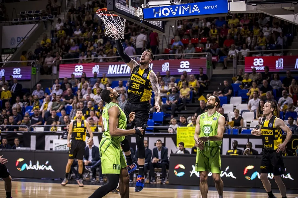 El Lenovo Tenerife completa la final four de la BCL (78-55)