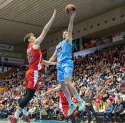 El Río Breogán suma una trabajada victoria en Girona (66-73)