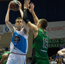 Un mal primer cuarto lastra al Divina Seguros Joventut en Santiago (77-68)