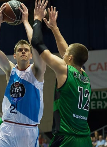 Un mal primer cuarto lastra al Divina Seguros Joventut en Santiago (77-68)
