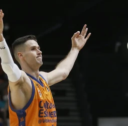 El Valencia Basket se asegura la continuidad de Xabi López-Arostegui