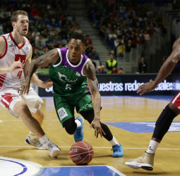 El ex Unicaja Kenneth Hayes ficha por el Buyukcekmece turco
