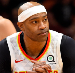 Vince Carter llega a los 1500 partidos
