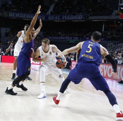 El Madrid se exhibe en equipo para ganar el Clásico de Euroliga (87-75)