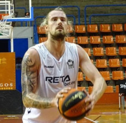 El Bilbao Basket se estrena con victoria ante Estudiantes (75-81)