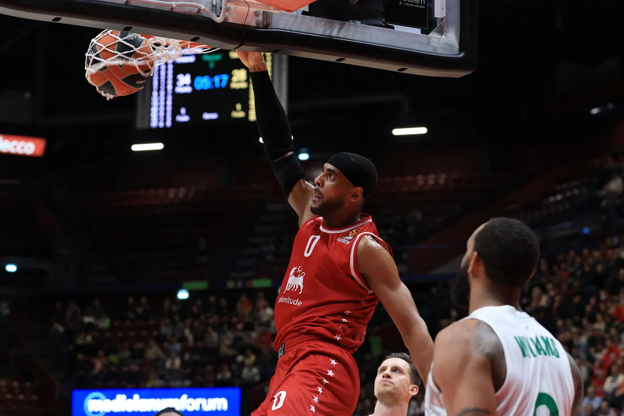 Serelis debuta con derrota ante el Armani Milán, 78-76