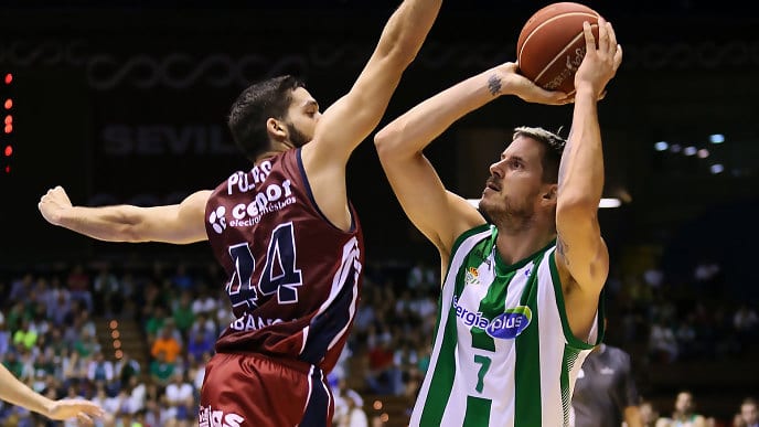 Remontada y victoria de Betis Energía Plus contra Rio Natura Monbus (79-74)