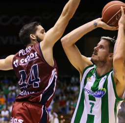Remontada y victoria de Betis Energía Plus contra Rio Natura Monbus (79-74)