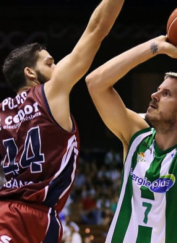 Remontada y victoria de Betis Energía Plus contra Rio Natura Monbus (79-74)