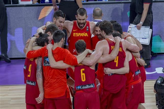 España supera a Alemania y se mete en semis (72-84)
