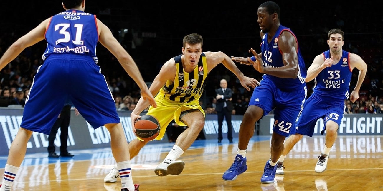 El Fenerbahce se mantiene invicto tras llevarse el duelo otomano (73-77)