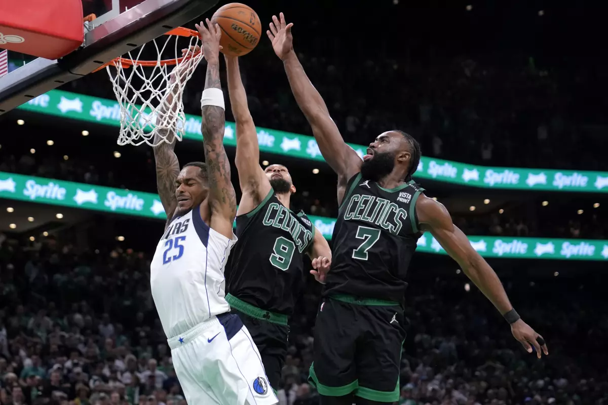 La defensa y coralidad de los Celtics son demasiado para los Mavericks, 105-98 [2-0]