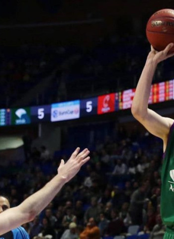 Adam Waczynski y el Unicaja, juntos una temporada más